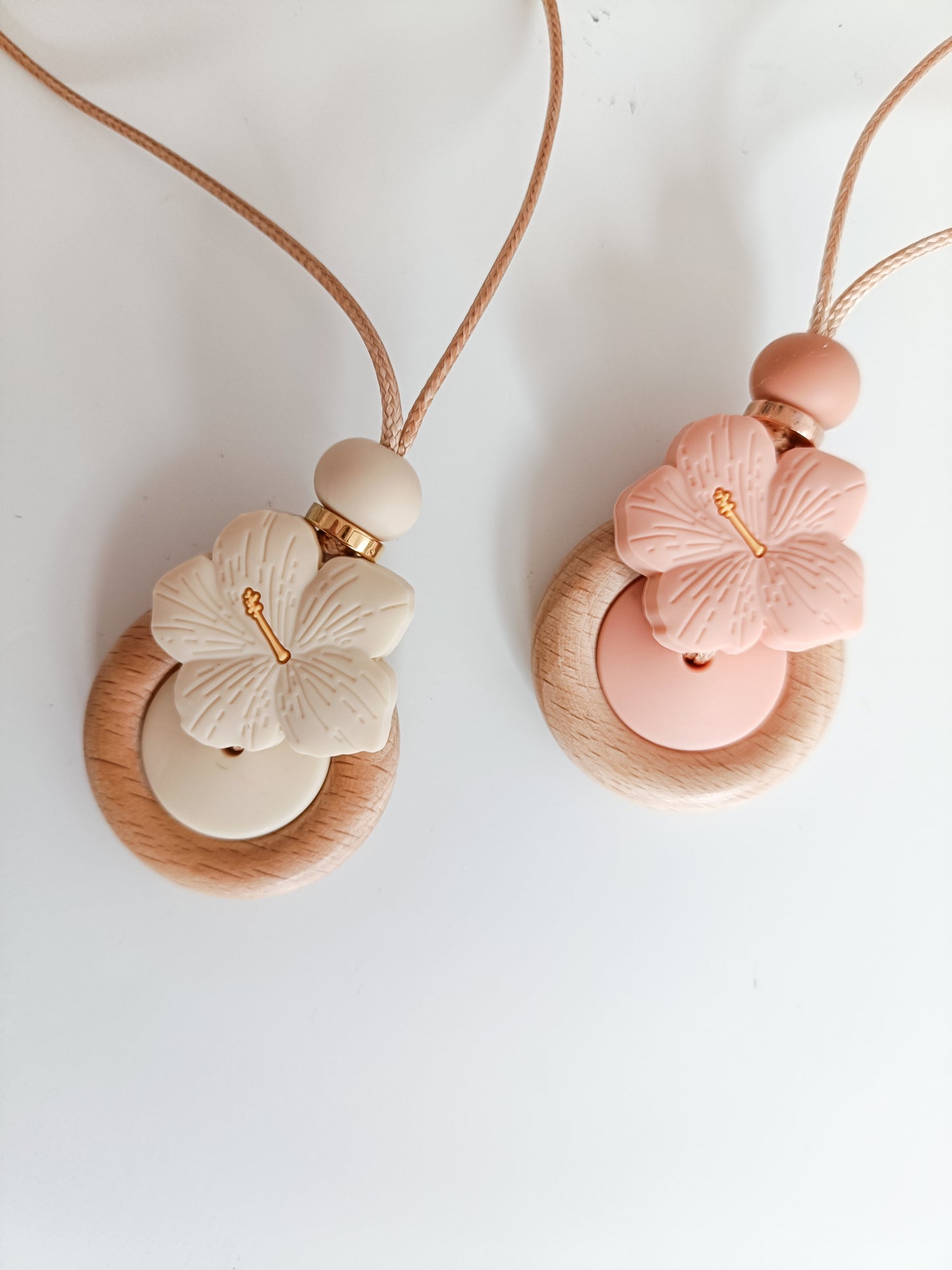 Lily floral bloom breastfeeding and teething pendant