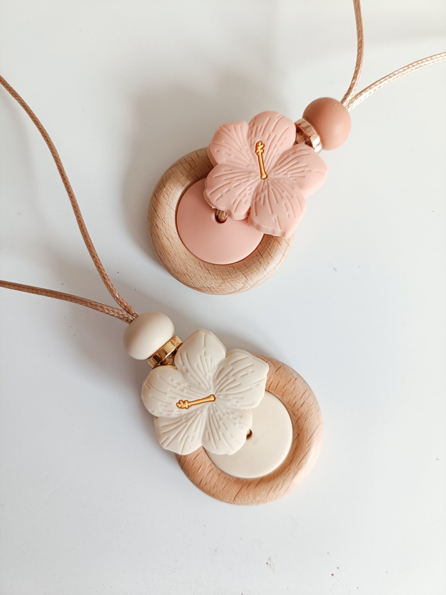 Lily floral bloom breastfeeding and teething pendant
