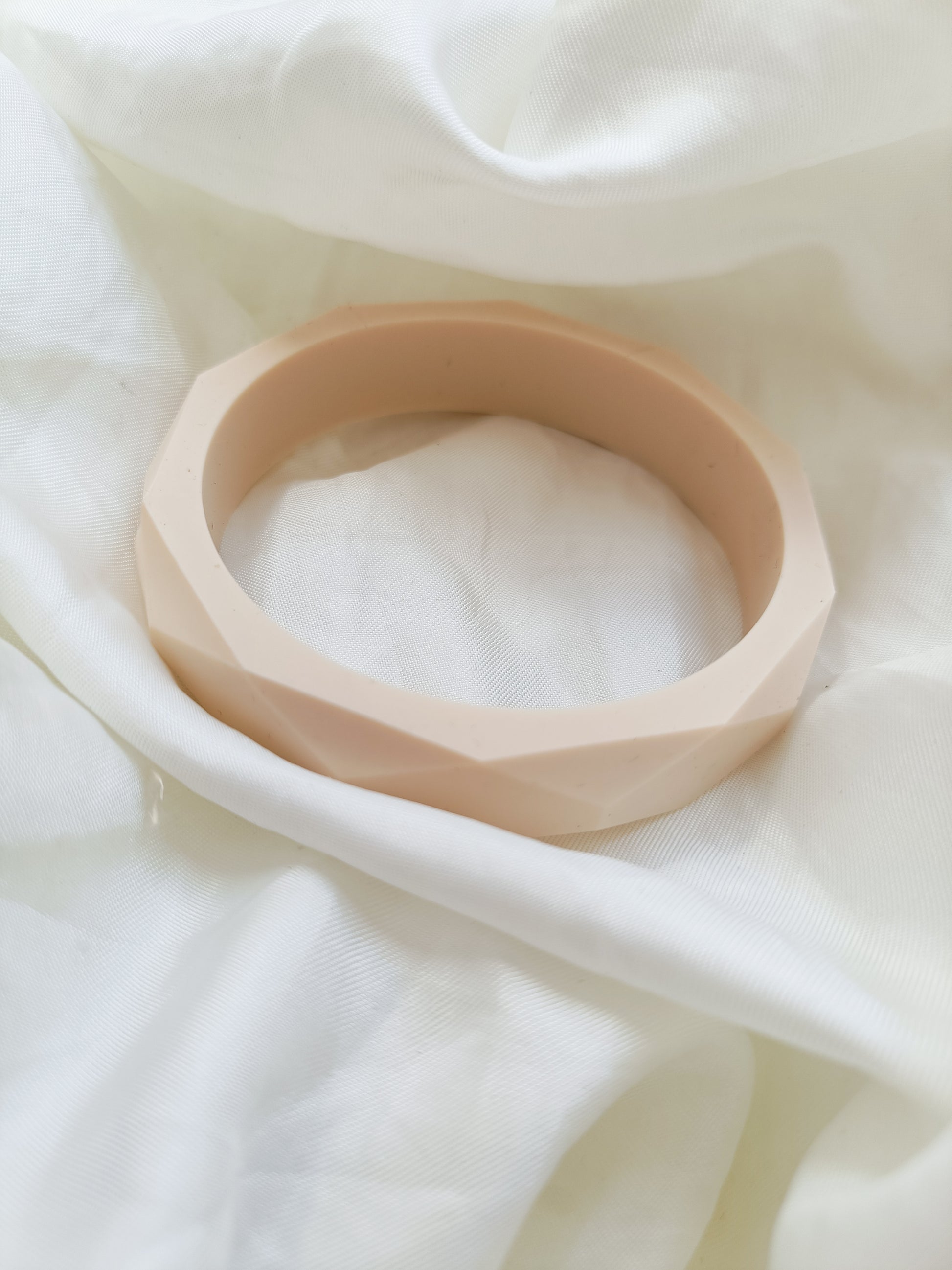 beige / cream teething bangle blossy