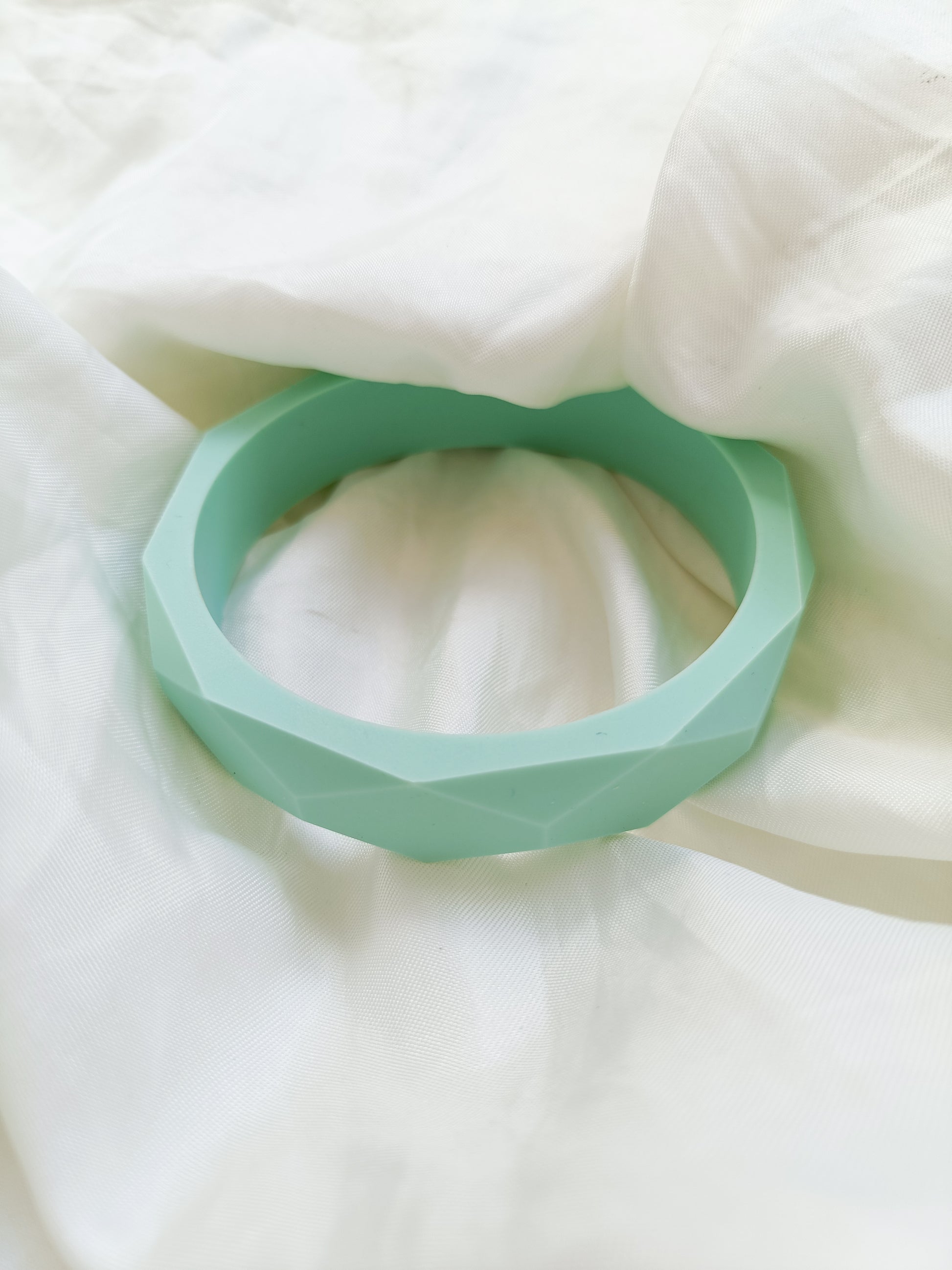 Green mint teething bracelet blossy mama