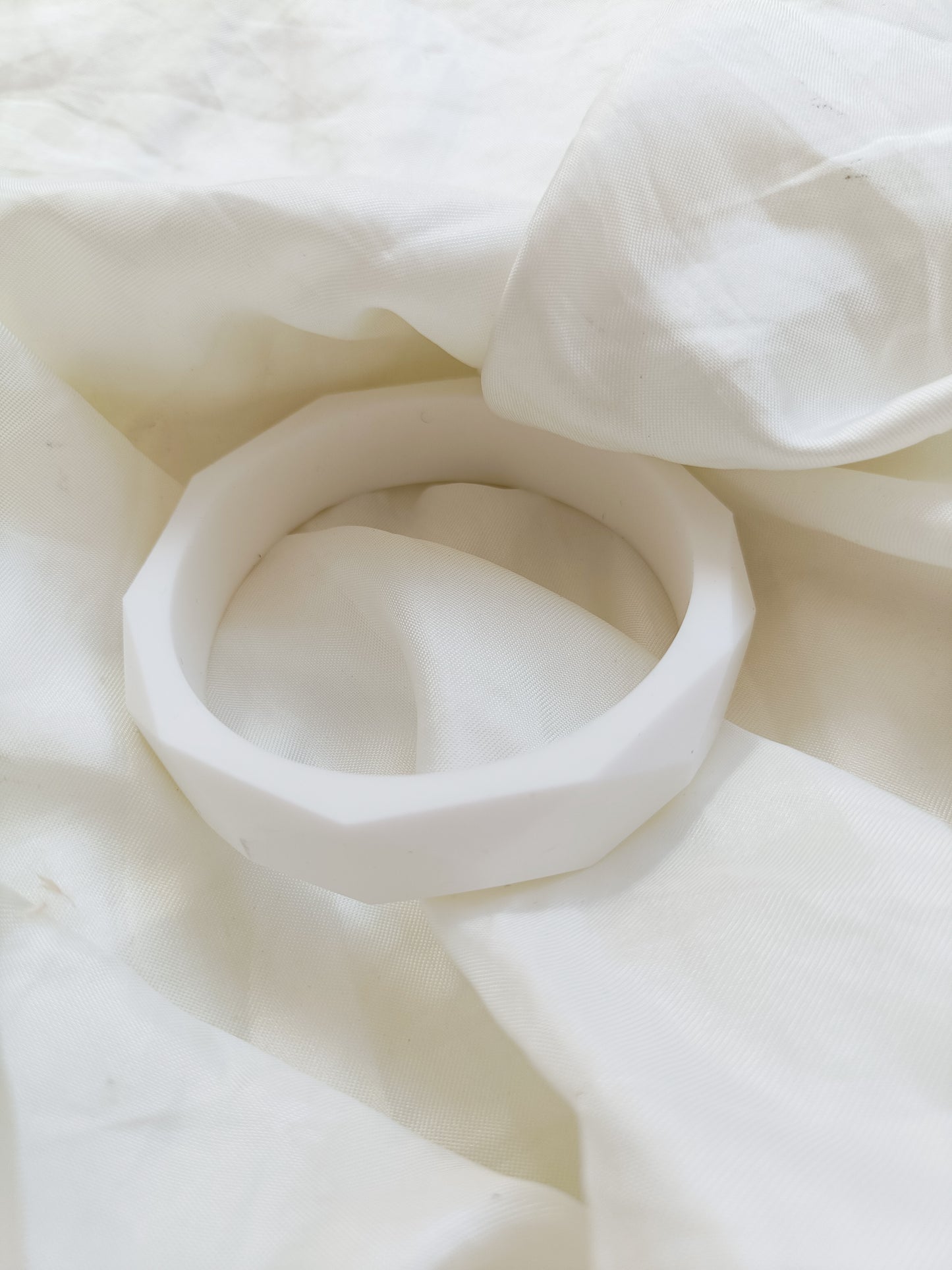 white teether bangle by blossy mama