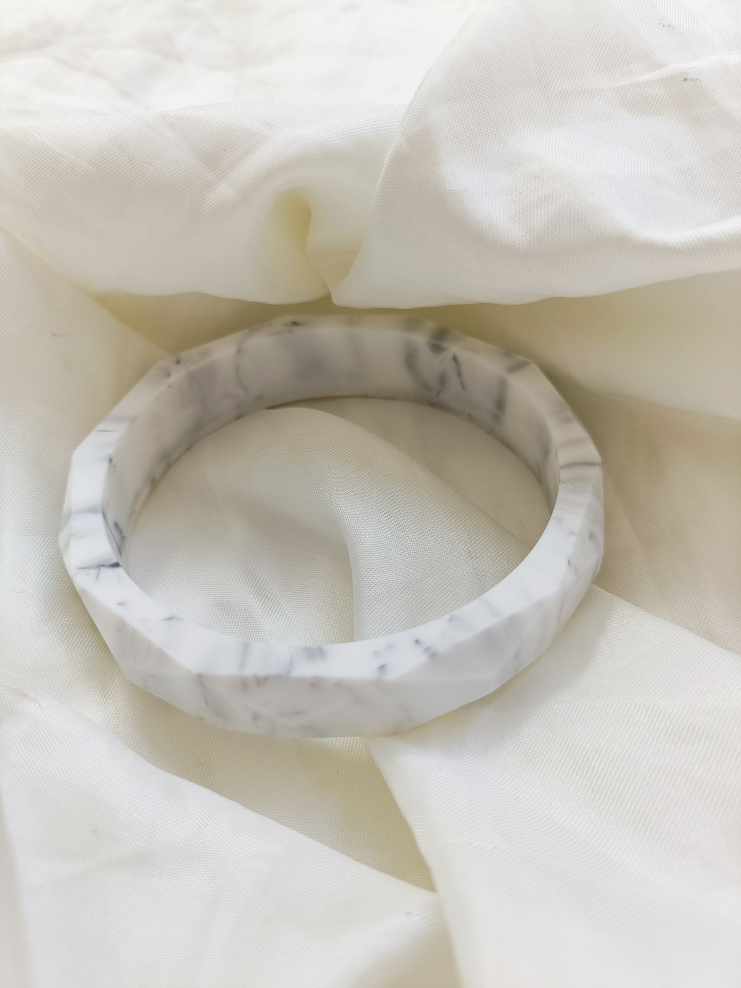 Marble teething bangle blossy mama