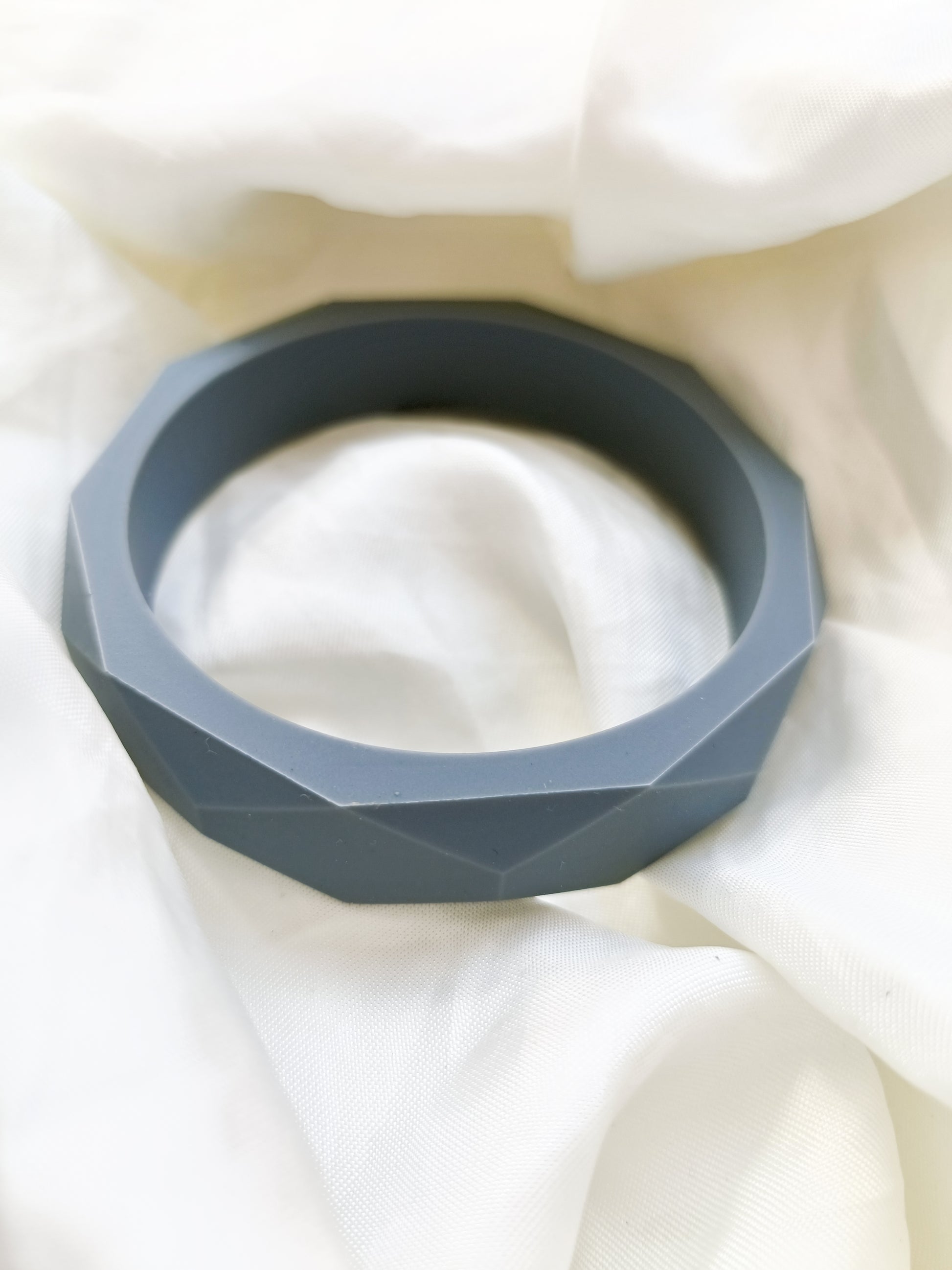 Grey teether bracelet by blossy mama