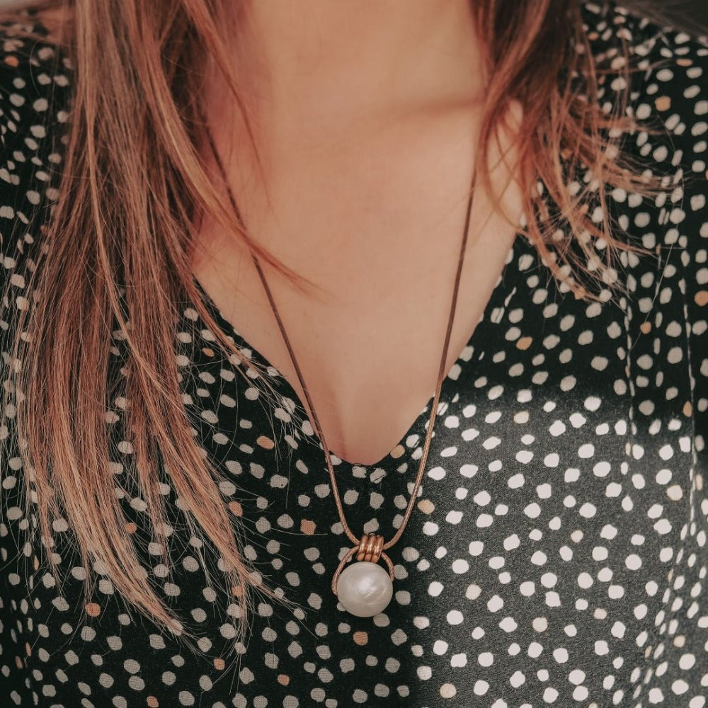 Antique Pearl breastfeeding and teething necklace ivory pearl white gold beads