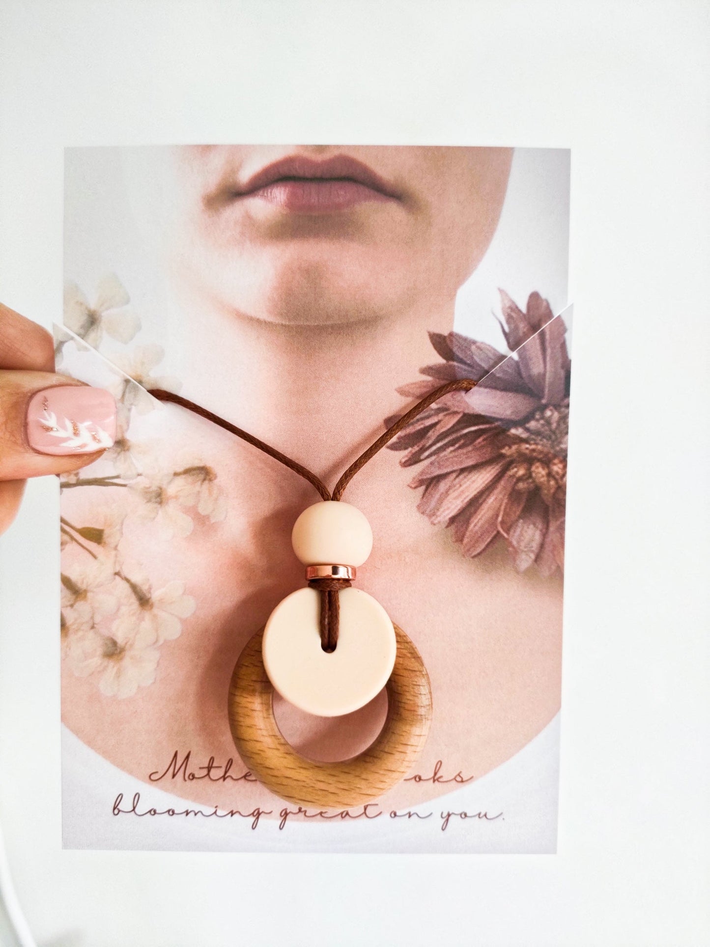 Cream feeding and teething Pendant -blossy necklace with gold detail. Breastfeeding, Teething and Fiddle Jewellery at its finest.
