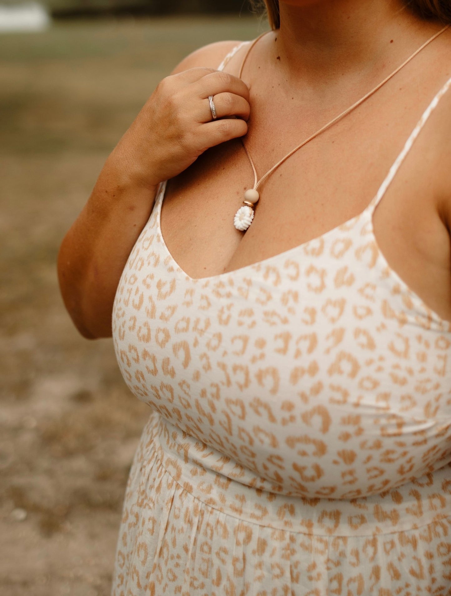 Dainty white Daisy silicone Pendant by blossy