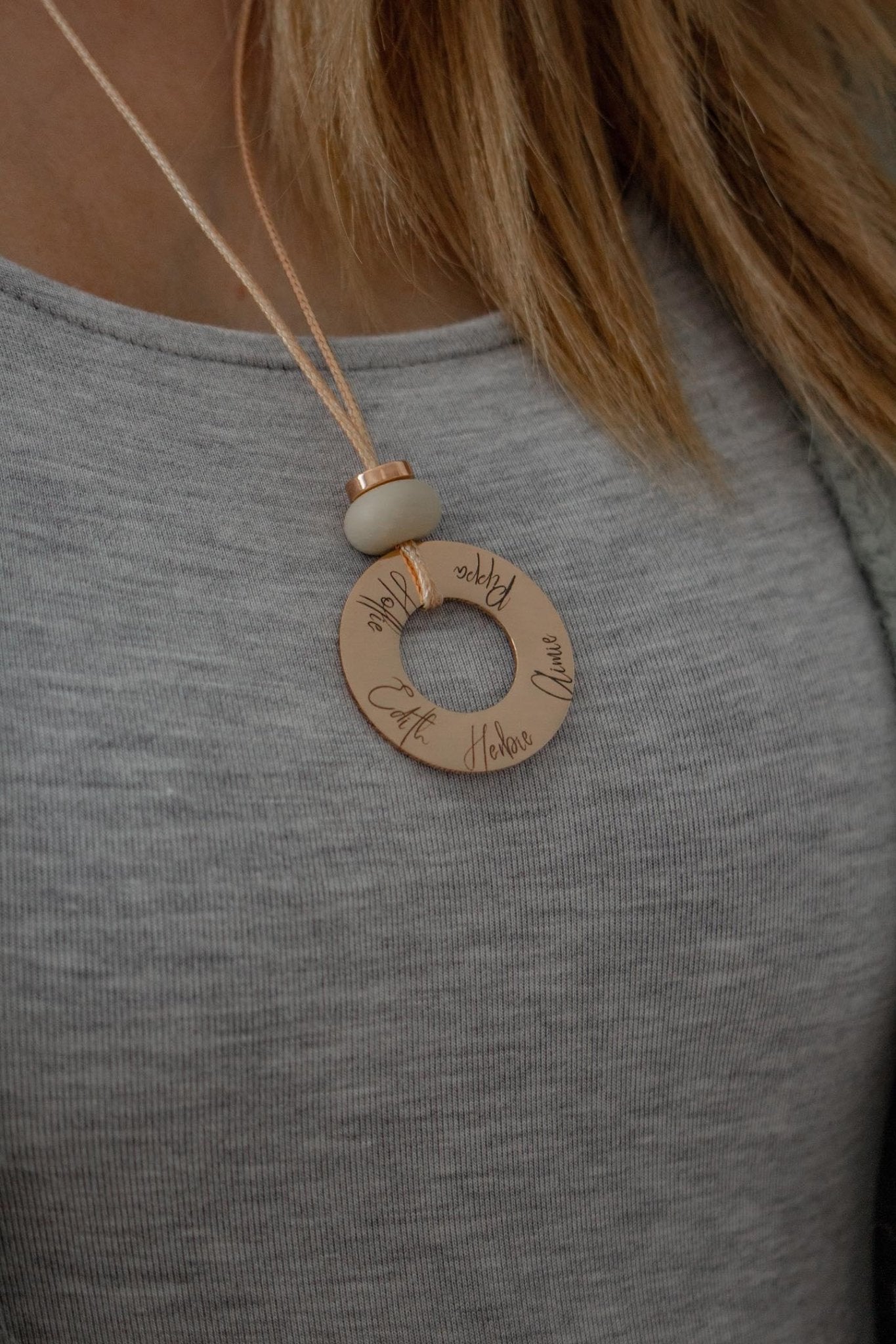 Luxe Bloom Feeding Necklace - Bennie Blooms Breastfeeding, Teething and Fiddle Jewellery at its finest.