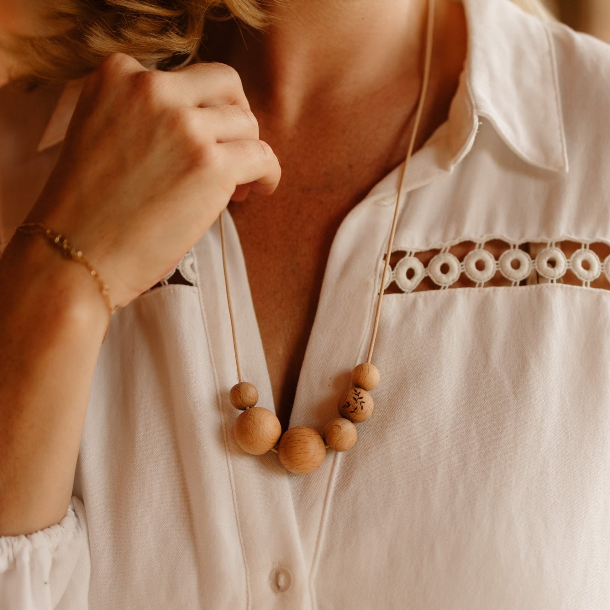 Naturals Beechwood nursing Necklace worn by mum.