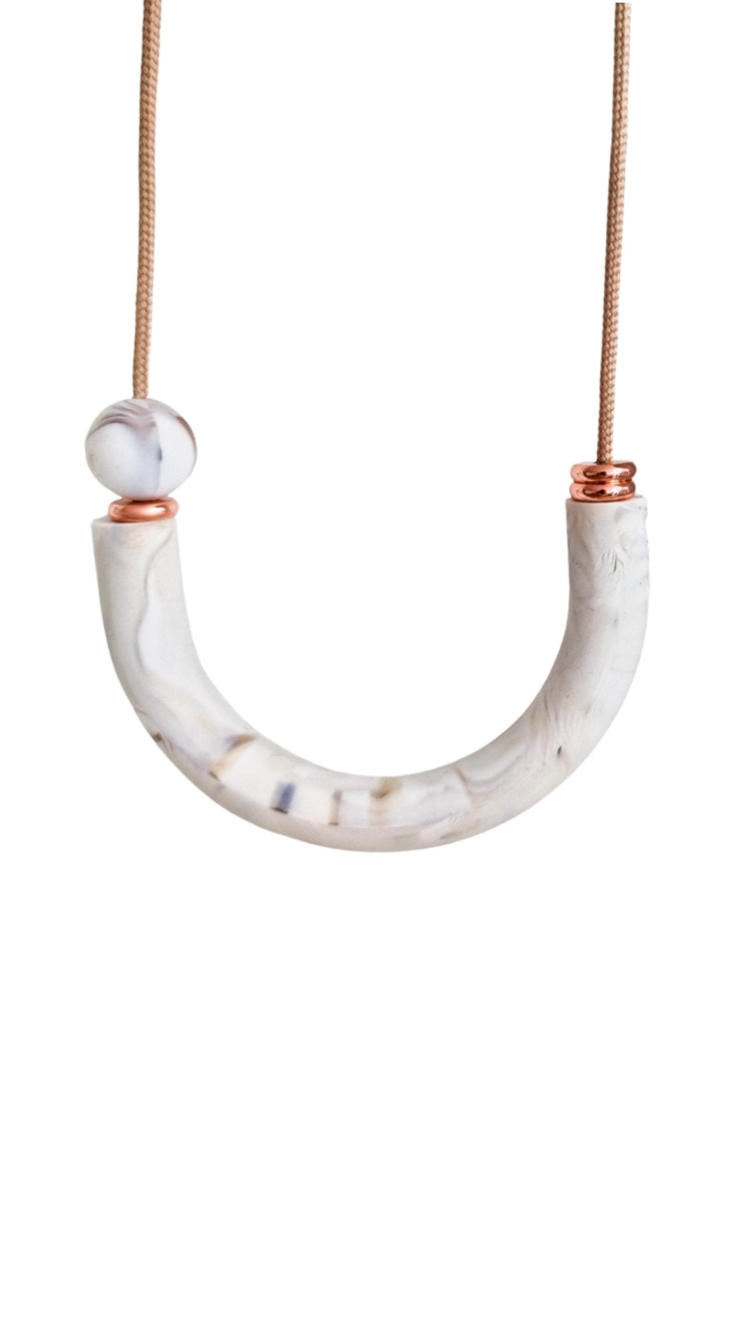 Toffee Dream breastfeeding necklace in rose gold.