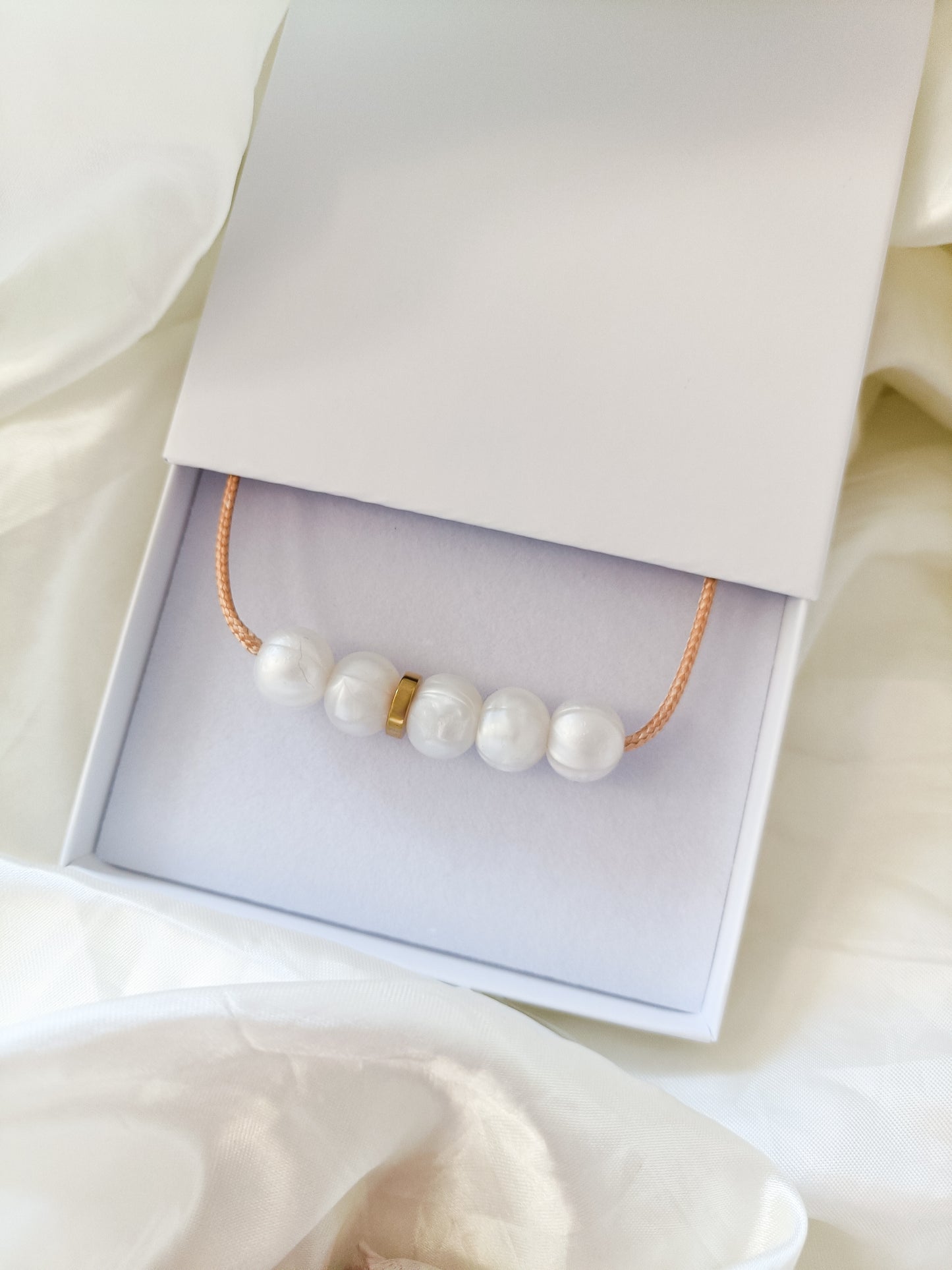 SIlicone Pearl Bar Necklace