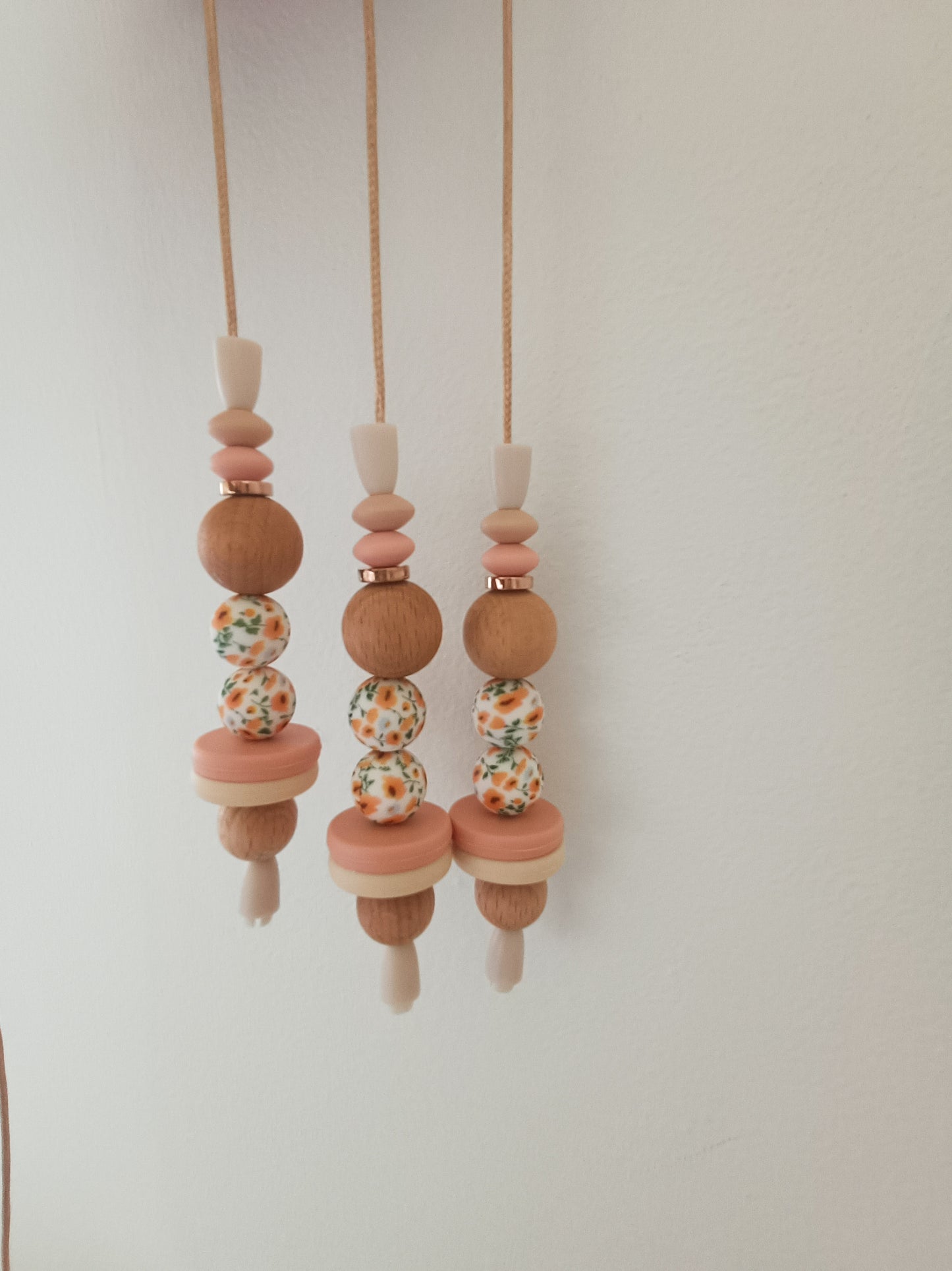 Petal Simple Balance Necklace