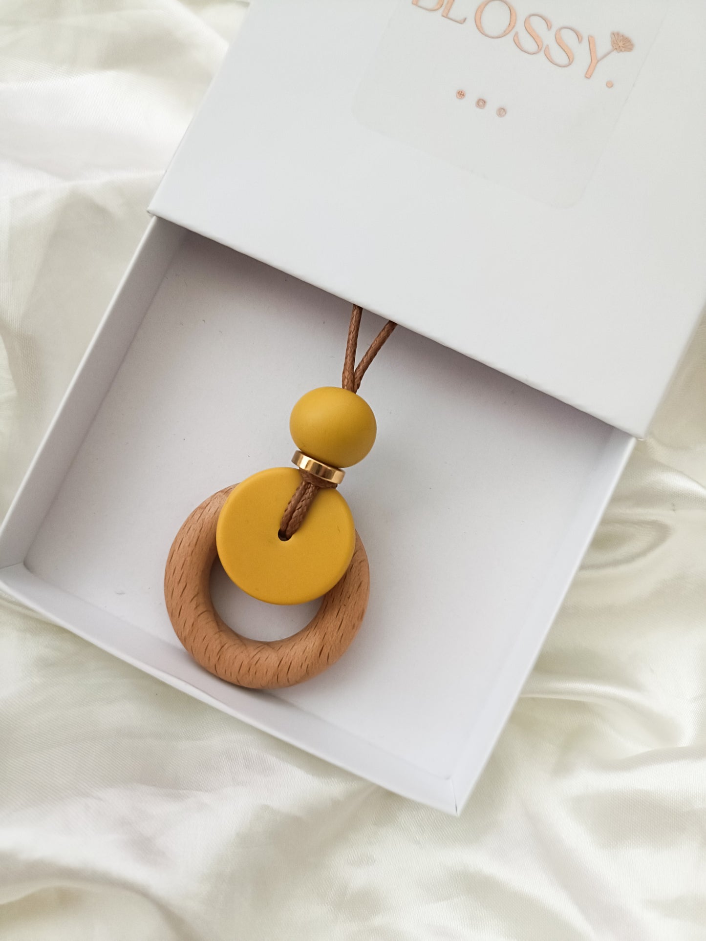 Personalised mustard Nursing and Teething Pendant