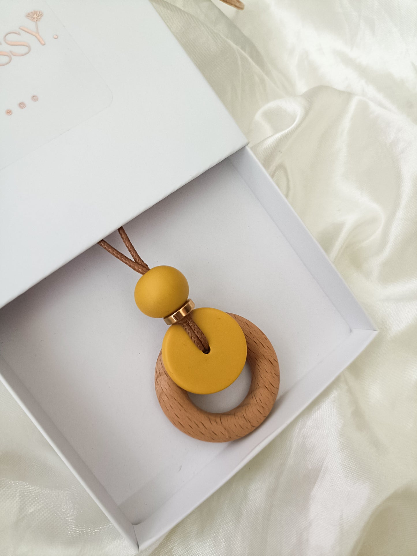 Personalised mustard Nursing and Teething Pendant