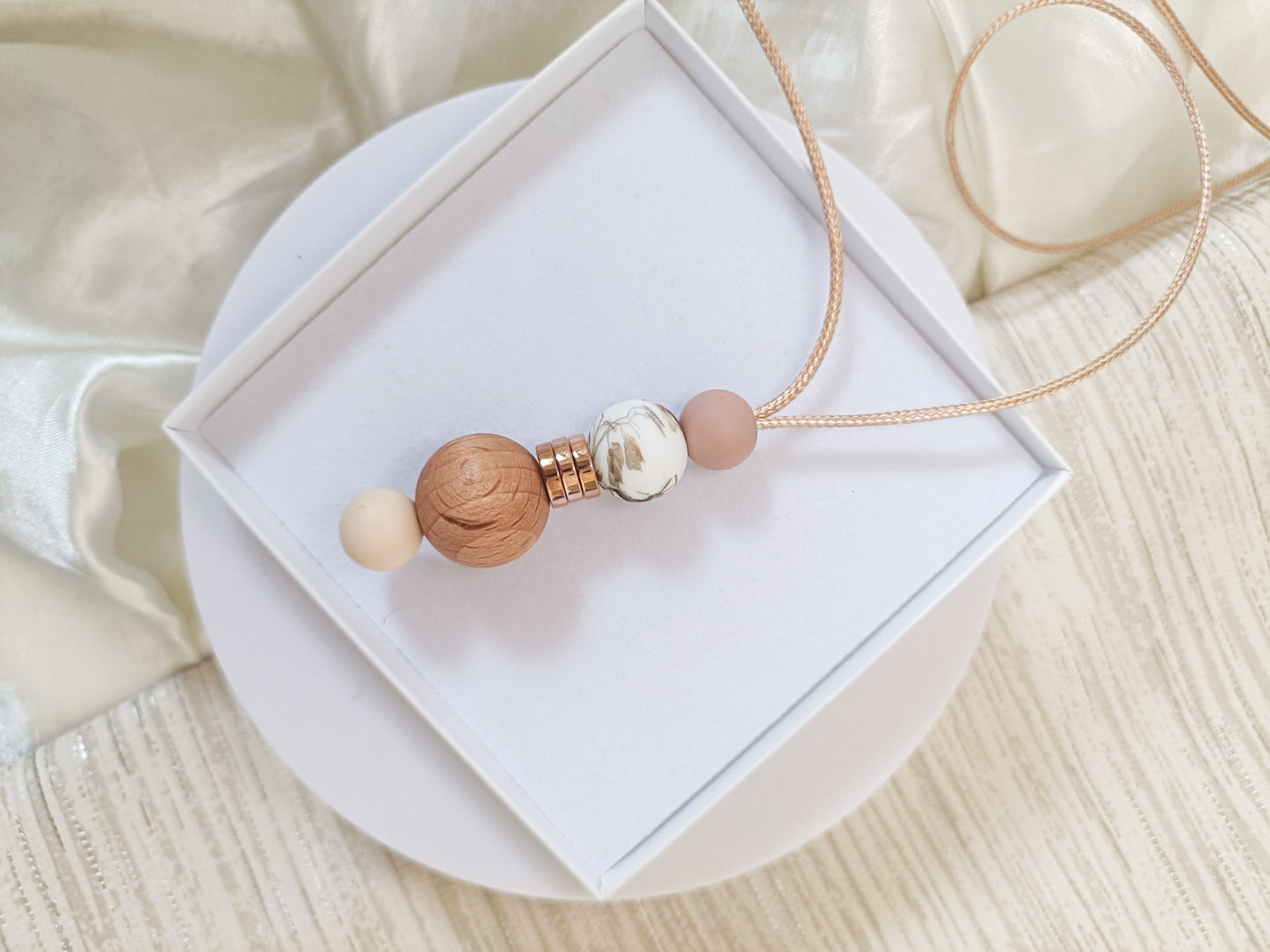 Nudes Blossom Weight Pendant