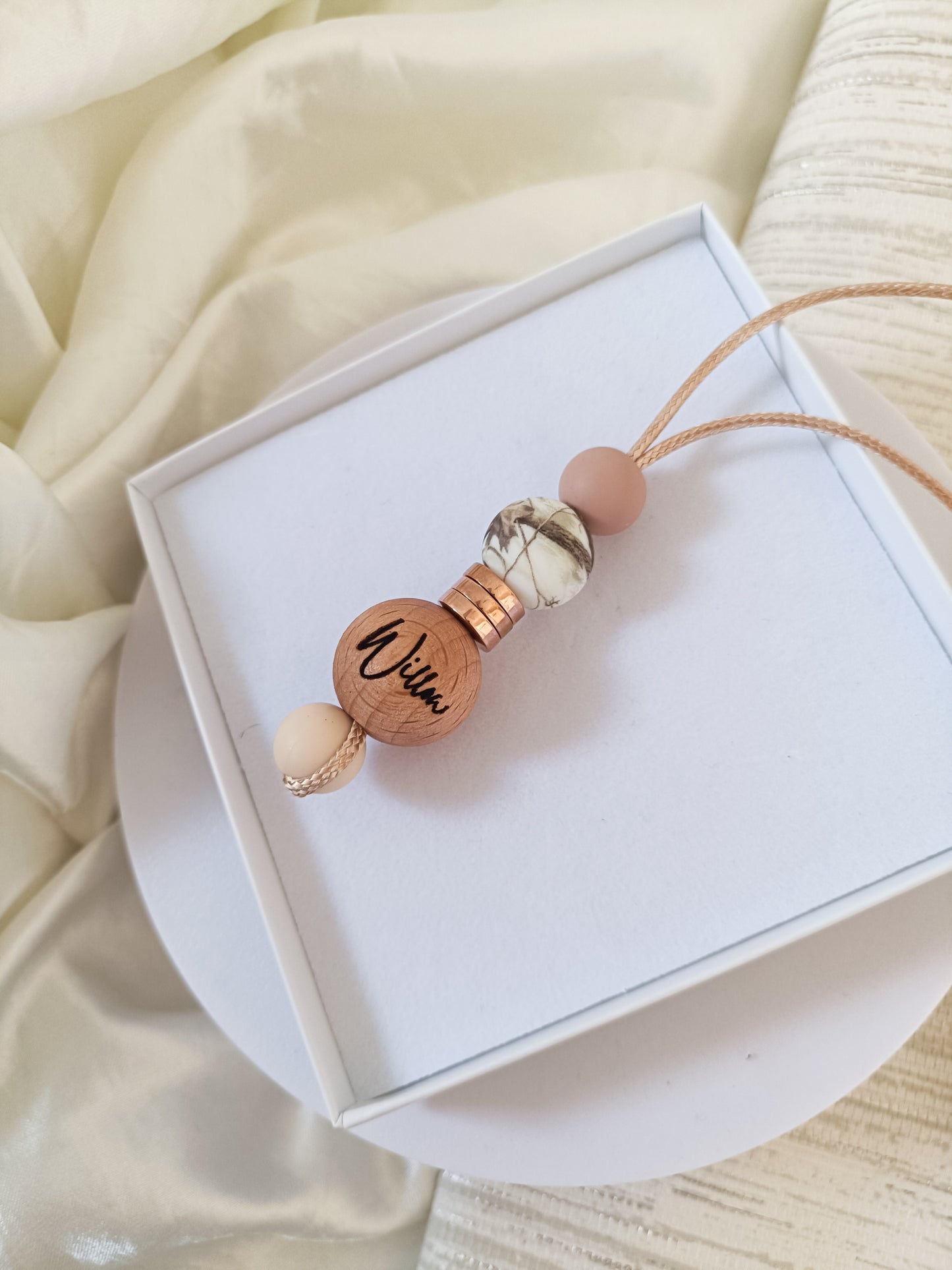 Nudes Blossom Weight Pendant