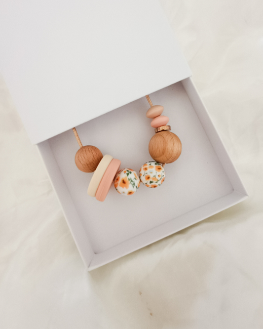 Petal Simple Balance Necklace