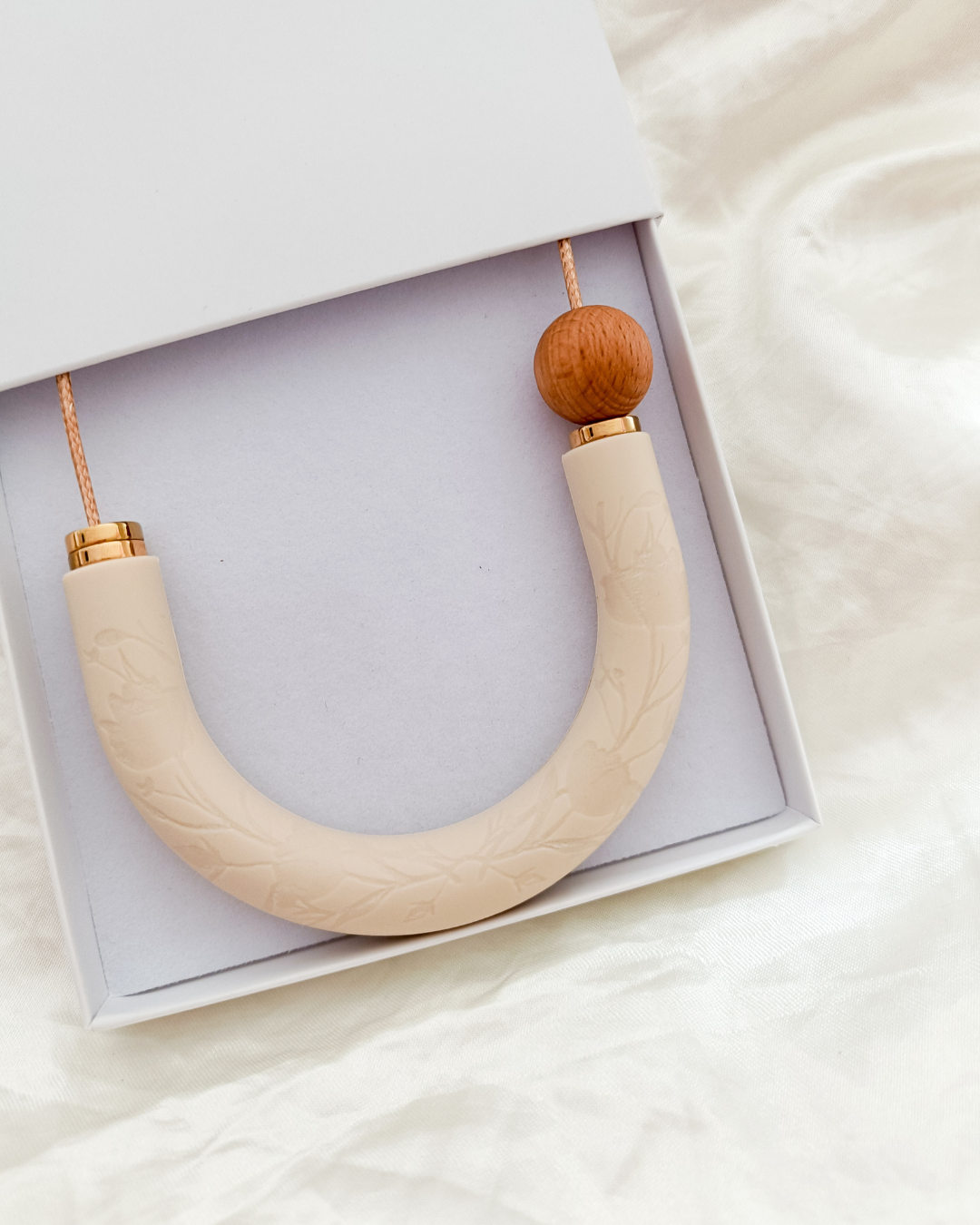 Floral Cream Dream Necklace