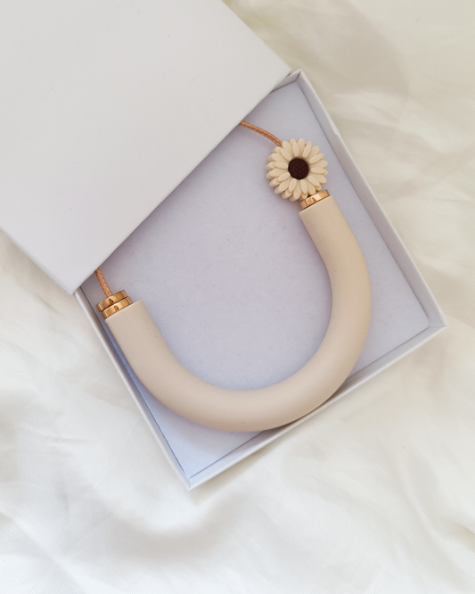 flower nursing necklace made from silicone