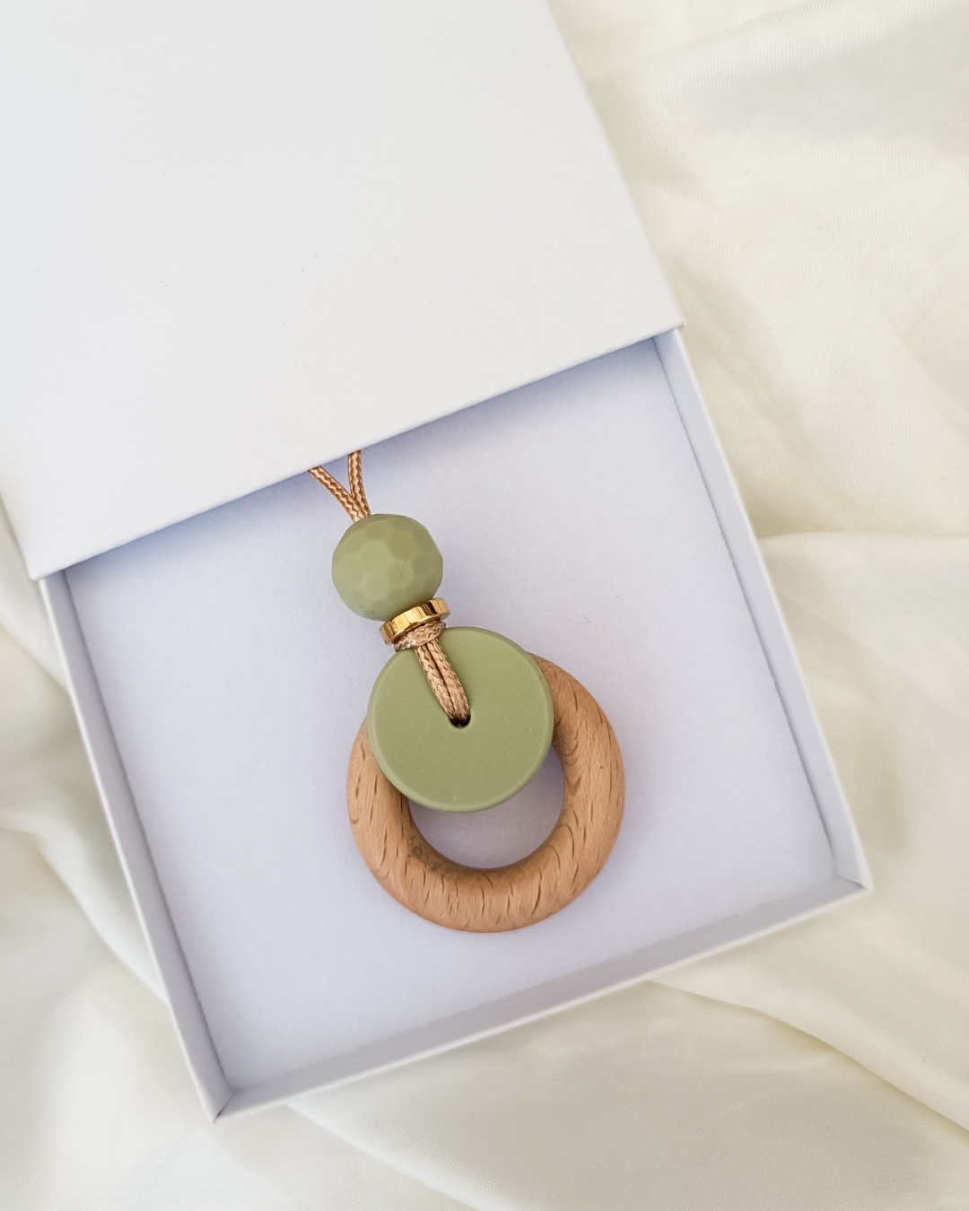 Lint Grain Pendant