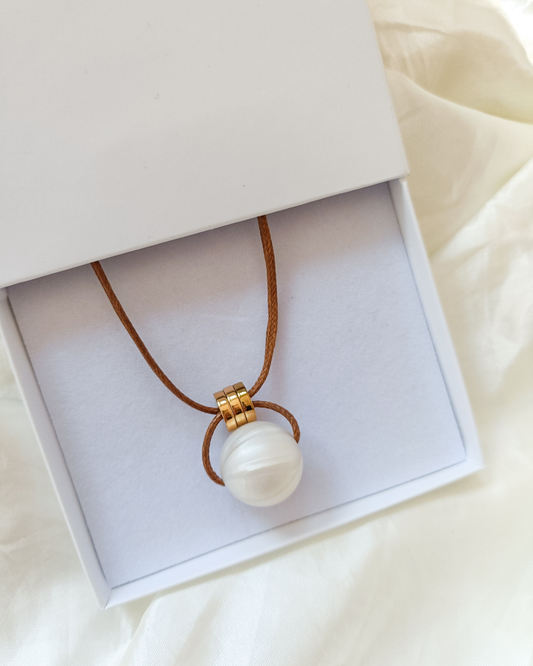 Antique Pearl Silicone Necklace.